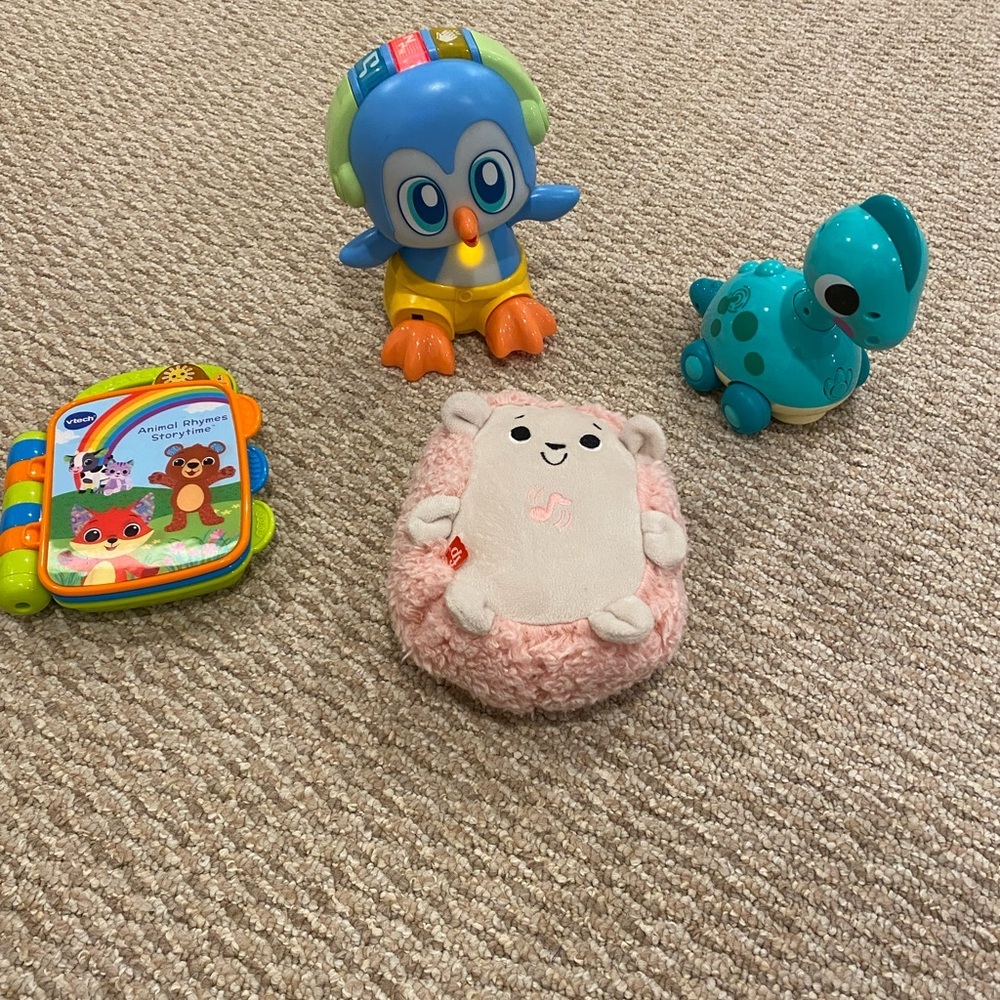 Lot of 4 Baby Toys Penguin Dinosaur Interactive Book and Soothing Hedgehog - Picture 10 of 15